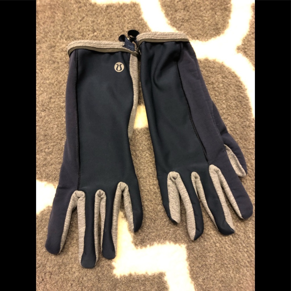 Lululemon Gloves